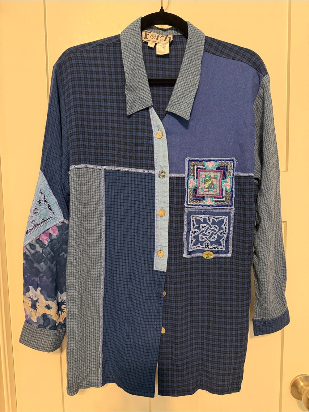 Vintage 90s Patchwork Blue Button-Front Shirt with Embroidered Patches - Women